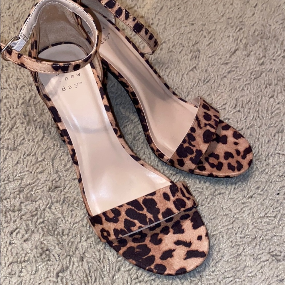Leopard print block heel